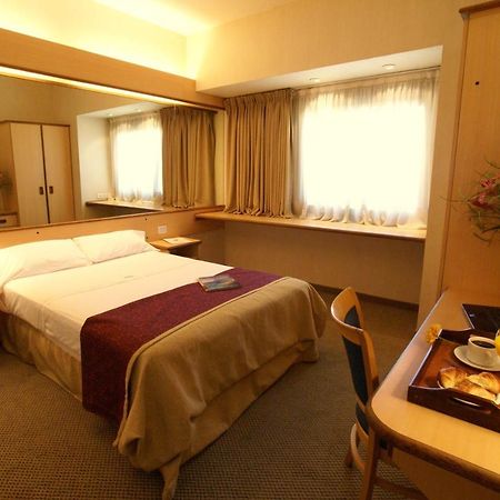 Hotel Aeroparque Inn & Suites Buenos Aires Bagian luar foto