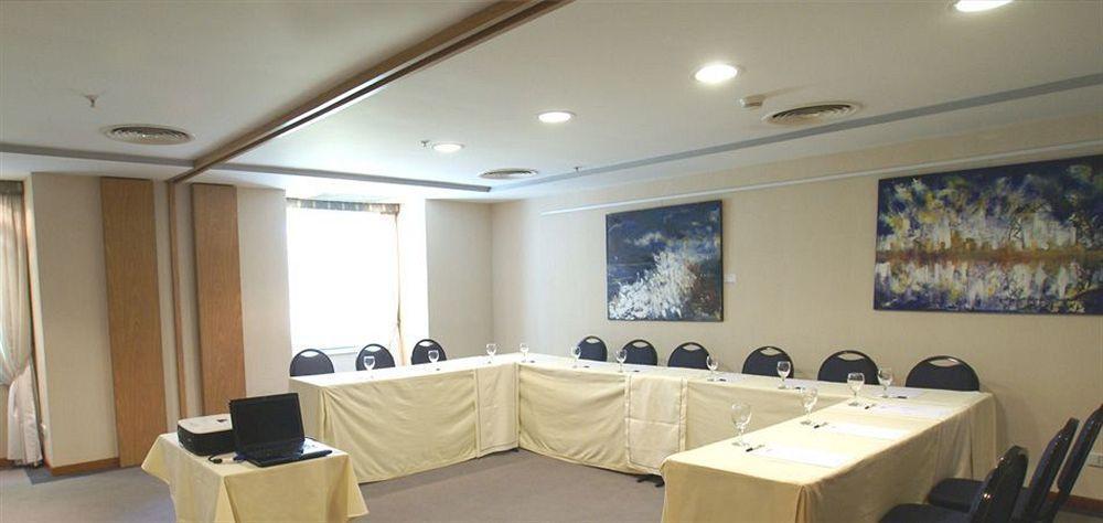 Hotel Aeroparque Inn & Suites Buenos Aires Bagian luar foto