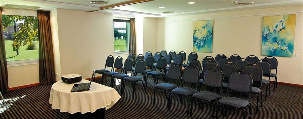 Hotel Aeroparque Inn & Suites Buenos Aires Bisnis foto