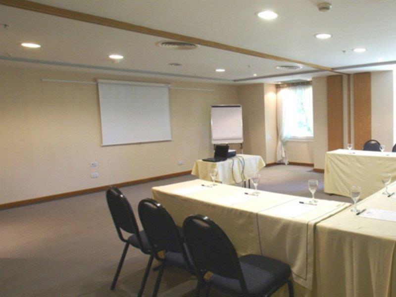 Hotel Aeroparque Inn & Suites Buenos Aires Bagian luar foto