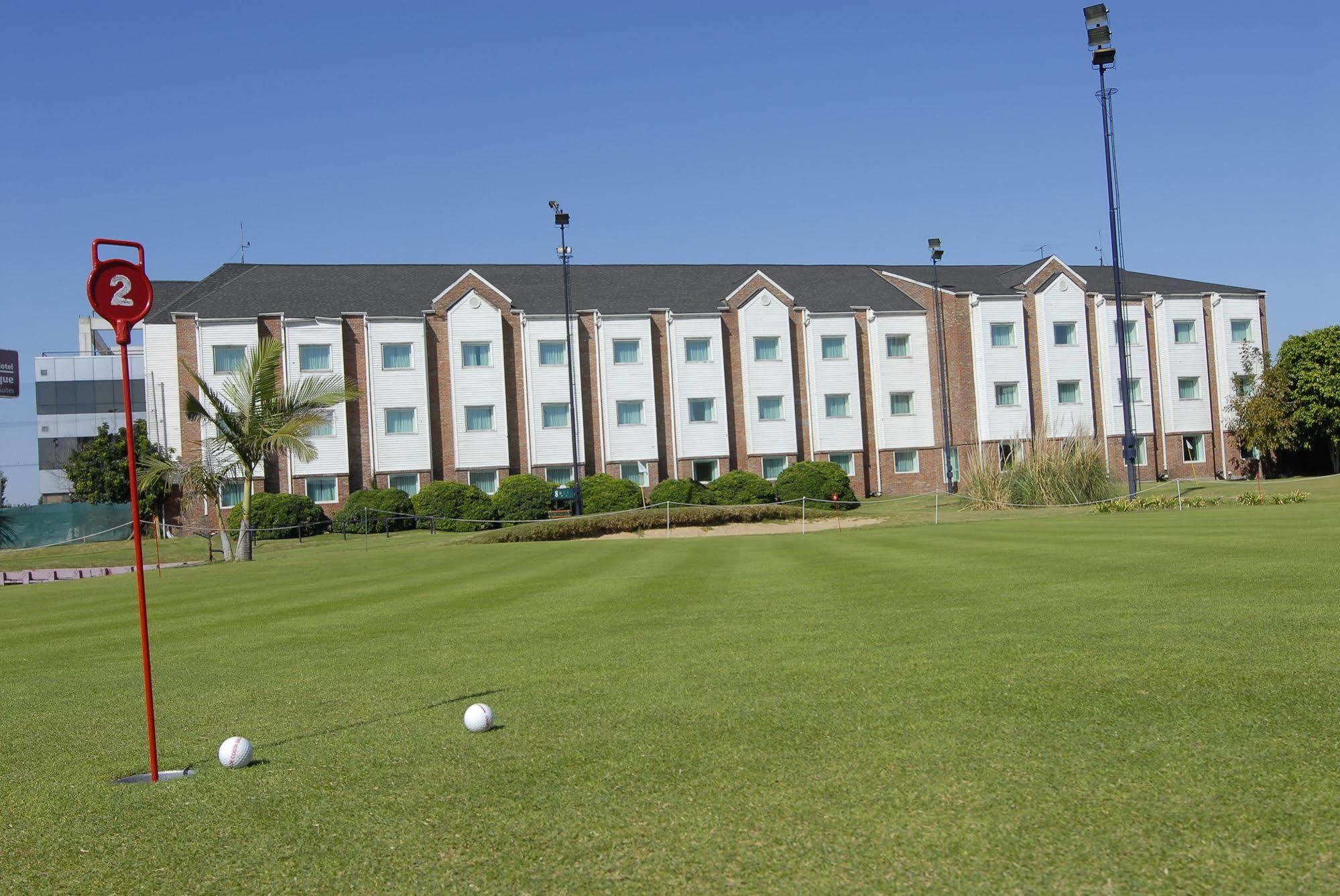 Hotel Aeroparque Inn & Suites Buenos Aires Bagian luar foto