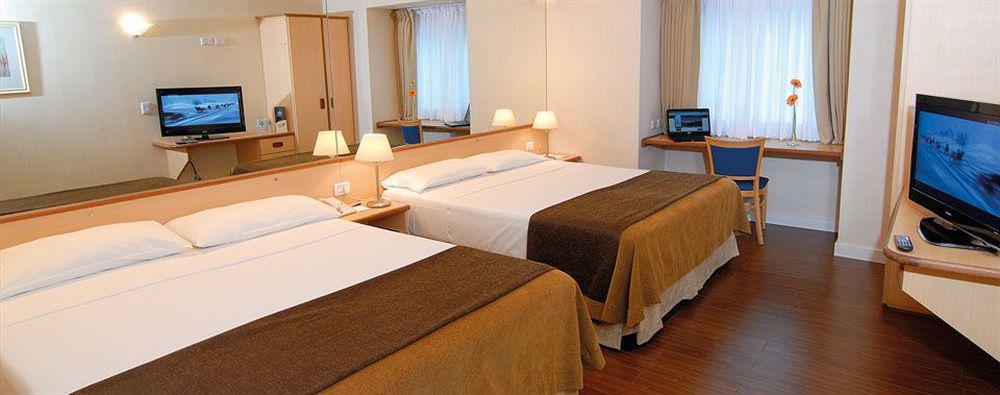 Hotel Aeroparque Inn & Suites Buenos Aires Bagian luar foto