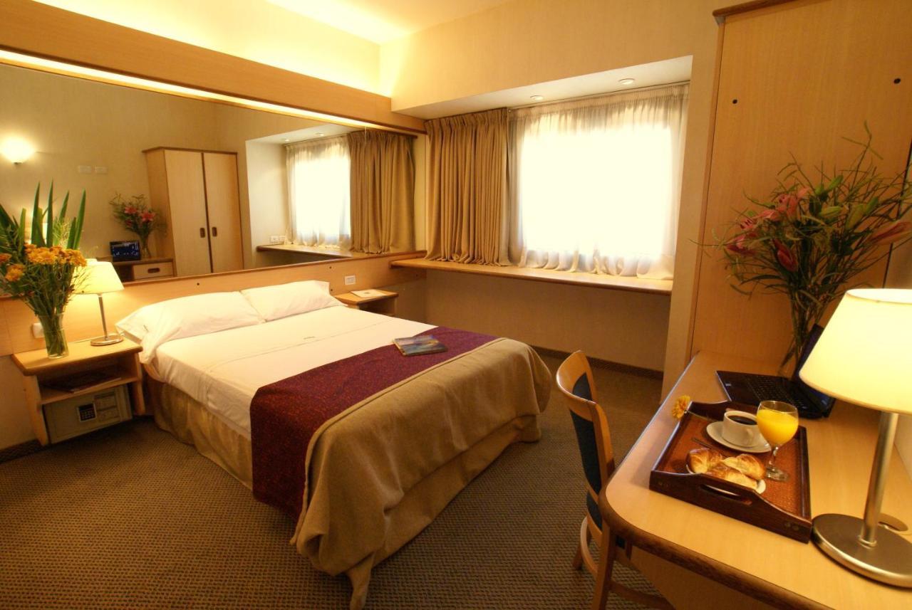 Hotel Aeroparque Inn & Suites Buenos Aires Bagian luar foto