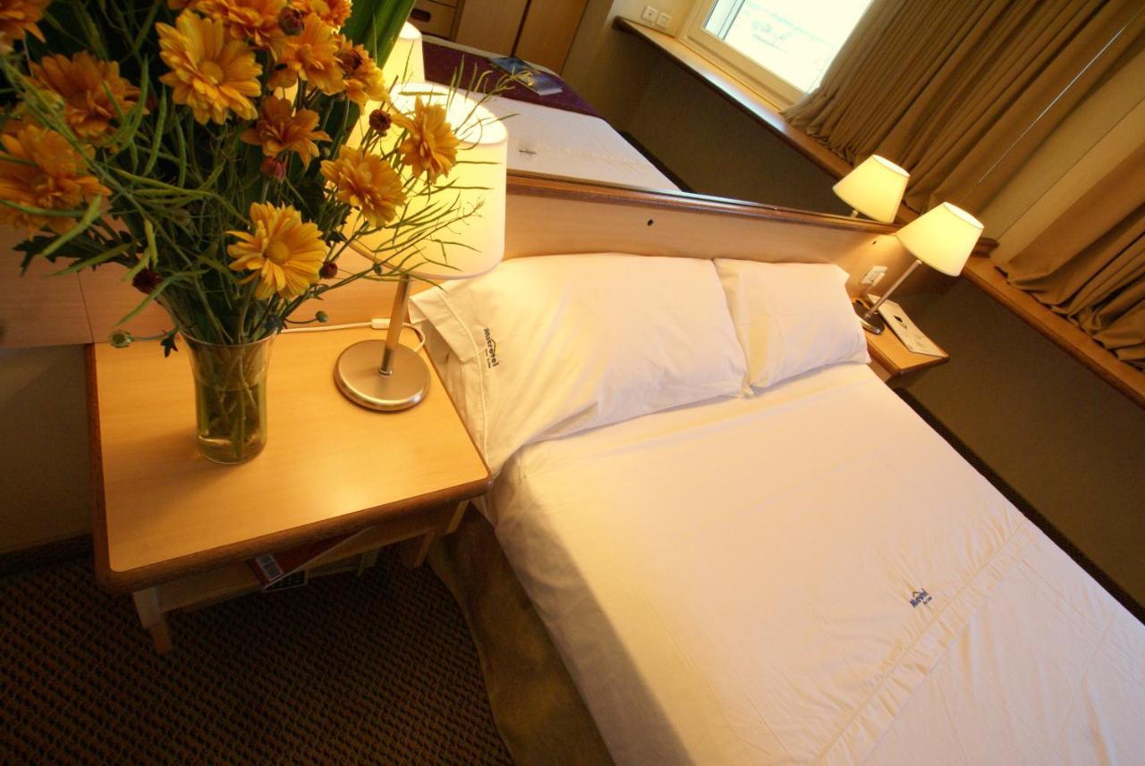 Hotel Aeroparque Inn & Suites Buenos Aires Bagian luar foto