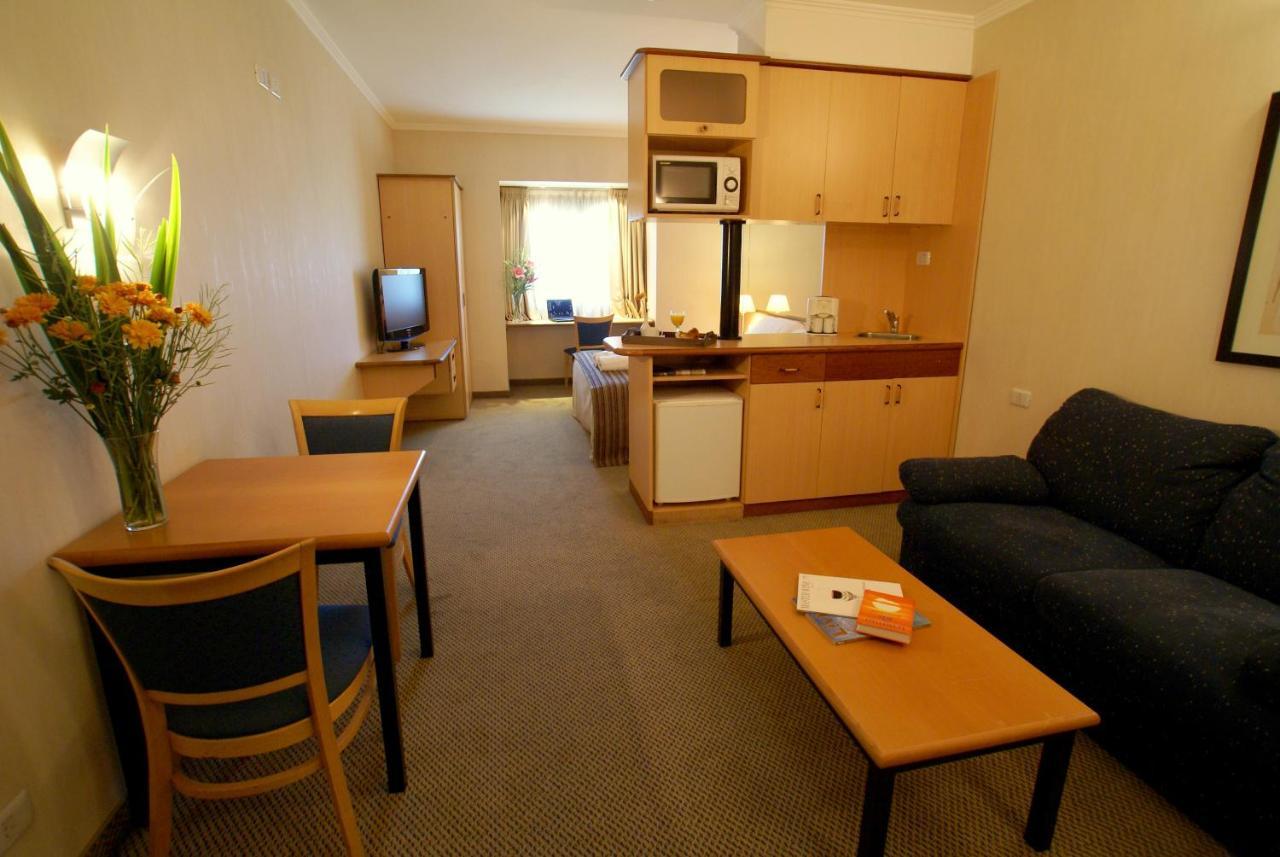 Hotel Aeroparque Inn & Suites Buenos Aires Bagian luar foto